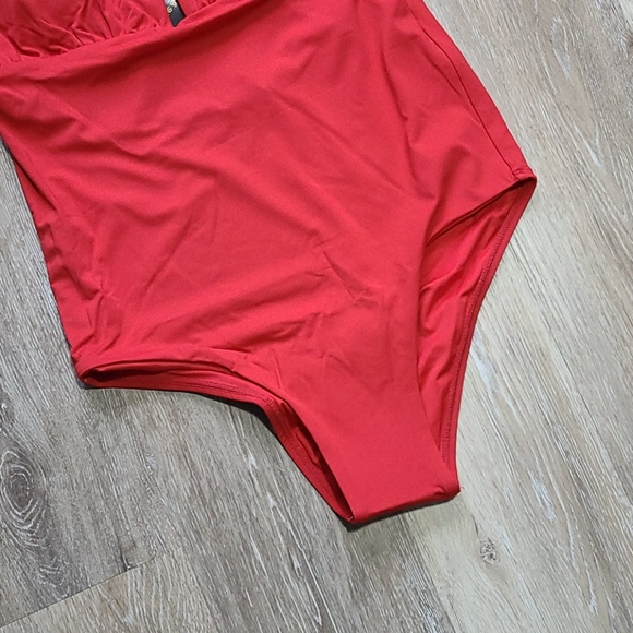 Sun Lab Swim Plunge Front Strappy 1 Peice NWT - Picture 3 of 10